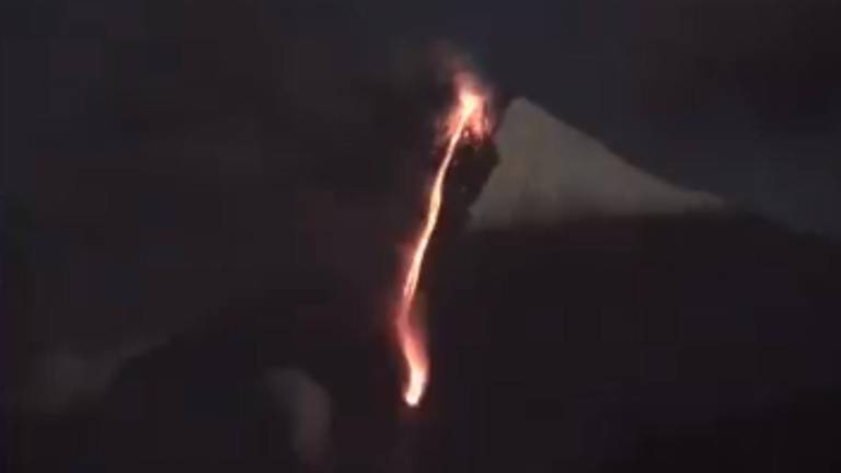 Ceniza del Sangay afecta a Chimborazo y Guayas: Geofísico informa sobre actividad del volcán