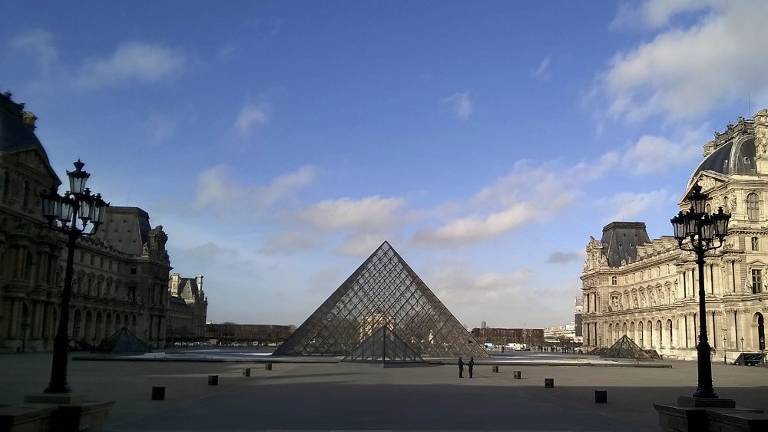 Museo del Louvre en París volverá a abrir el sábado
