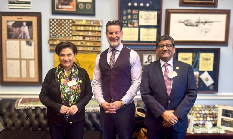 $!Sommerfeld junto al congresista estadounidense Greg Steube y el ministro ecuatoriano de Producción, Comercio Exterior, Inversiones y Pesca, Luis Alberto Jaramillo (D).