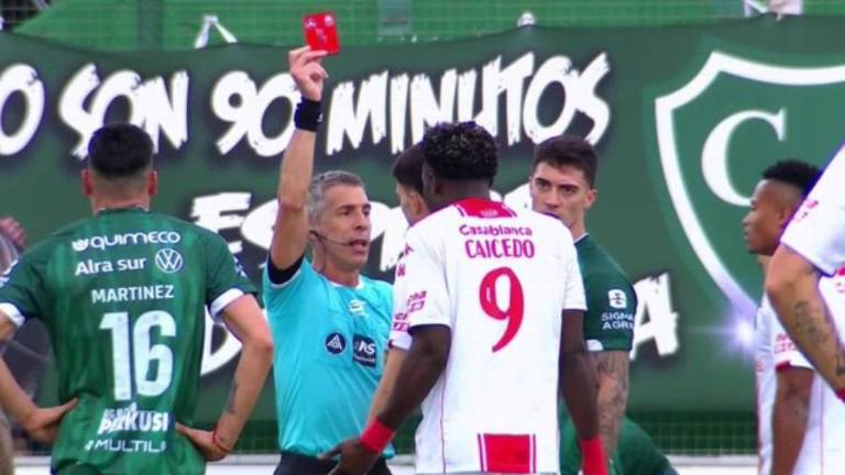 Jordy Caicedo se pierde tres partidos de Huracán tras agredir a un rival