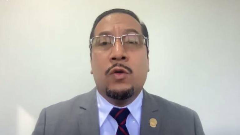 Hernán Ulloa consulta a la Procuraduría la legitimidad de su cargo