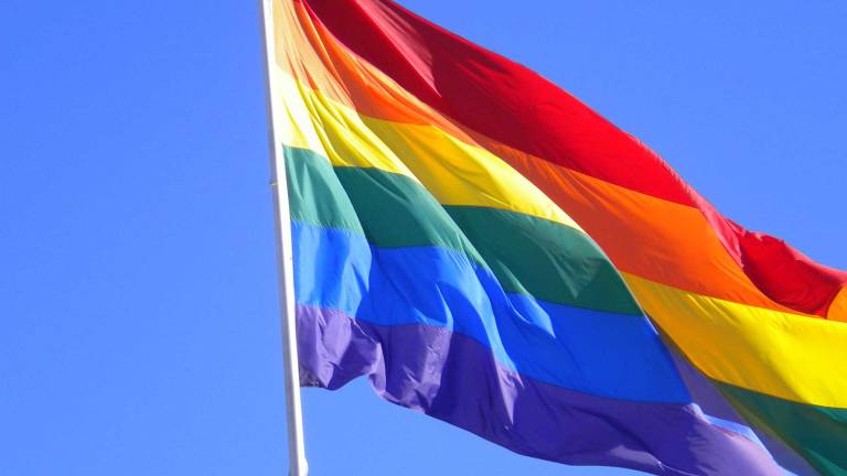 Candidatos a dos alcaldías firmaron acuerdo de igualdad LGBT