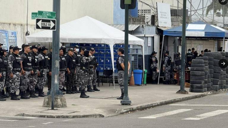 Militares custodian la cárcel de Machala, donde la madruga de este domingo se registró un intento de fuga. El Gobernador anunció que la vigilancia se mantendrá durante toda la jornada.