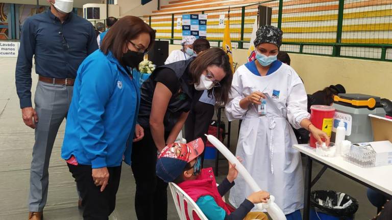 Plan de vacunación se realizará este sábado y domingo en Ecuador