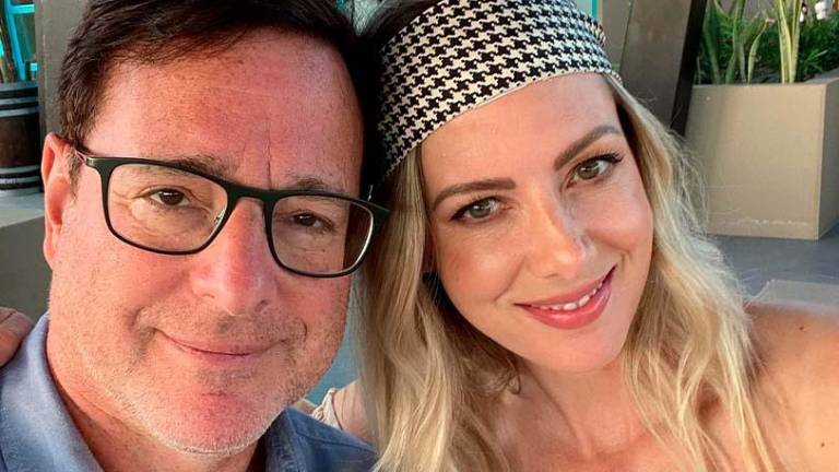 “Él era amor: esposa de Bob Saget rinde homenaje al actor luego de su fallecimiento
