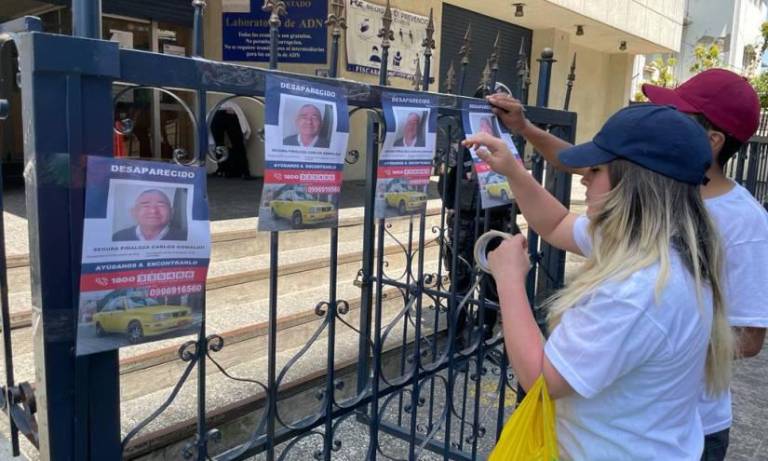 $!Familiares acudieron a la Fiscalía para exigir celeridad en la búsqueda de Carlos Segura