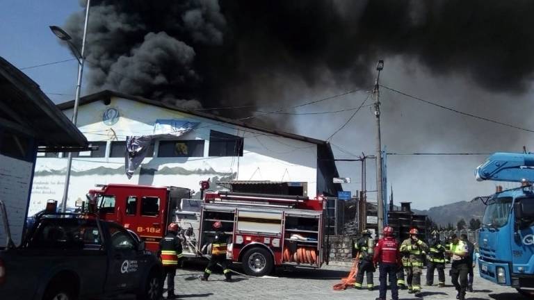 Incendio estructural en el sector de El Dorado en Quito