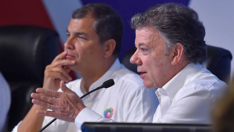 Correa: &quot;Estamos a las órdenes de Colombia para la construcción de la paz&quot;