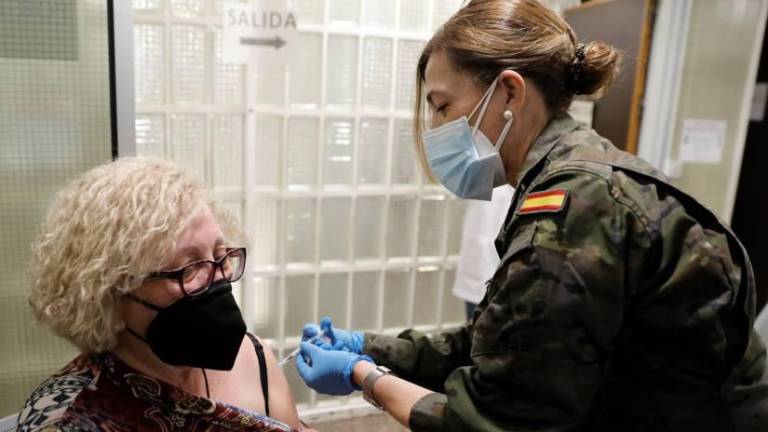 La no vacunación aumenta 20 veces el riesgo de morir por COVID-19, según investigación española