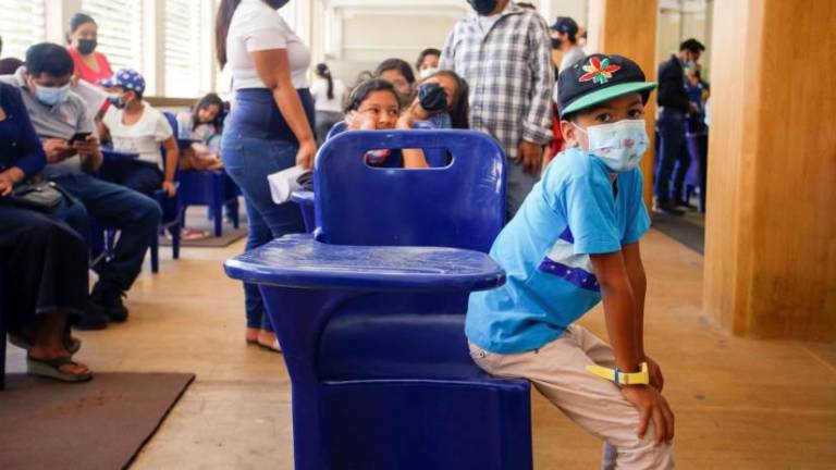 Ecuador suma más de 1.085 casos de COVID-19 en el último día, según reporte diario del MSP