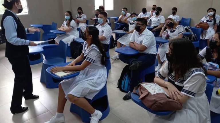 Ministerio de Educación anuncia disposiciones sobre clases presenciales y a distancia en el Guayas