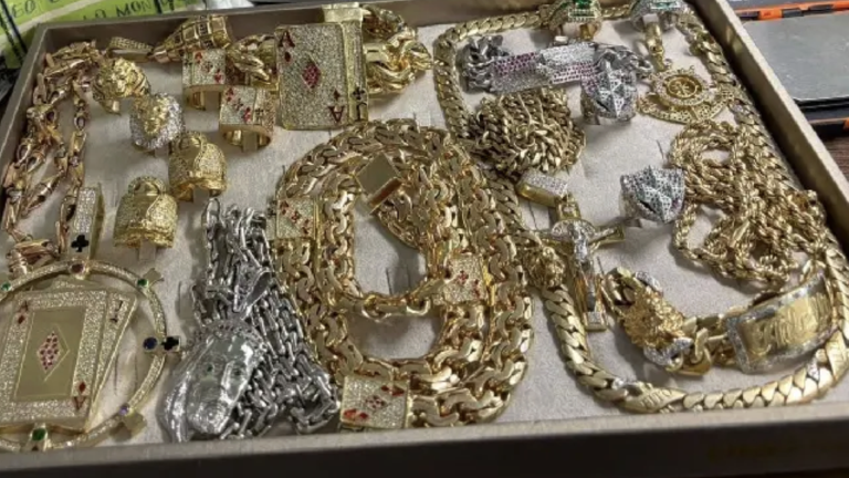 ¿Quién es el nuevo vinculado en el caso Blanqueo Fito? Hallaron joyas valoradas en USD 2 millones en su vivienda