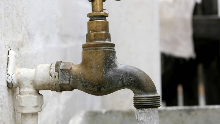 Informe advierte sobre presencia de arsénico en agua potable de Machala