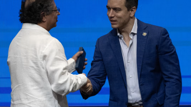 Los presidentes Daniel Noboa y Gustavo Petro.