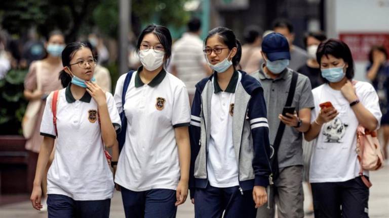 “El virus ha mutado y puede contagiar más”, el preocupante aviso de un médico chino