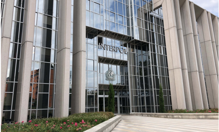 $!La sede de Interpol está en Lyon, Francia. Coordina los servicios y conocimientos especializados policiales a los países miembros. Es asimismo el centro administrativo y logístico.