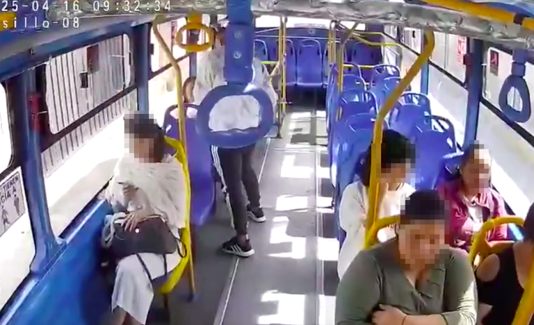 $!Robo en un bus de Quito.