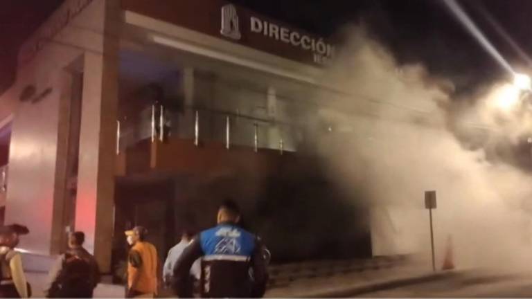 Investigan incendio en oficinas administrativas del IESS en Portoviejo