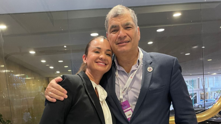 Marcela Aguiñaga y Rafael Correa.