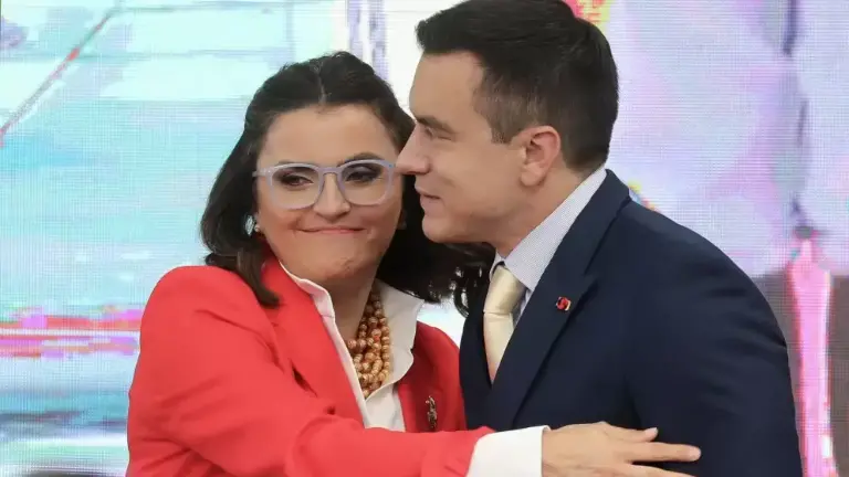 La vicepresidenta de la República, María José Pinto, y el presidente, Daniel Noboa.