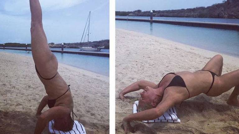 Xuxa intenta hacer yoga en bikini y gana elogios en redes sociales