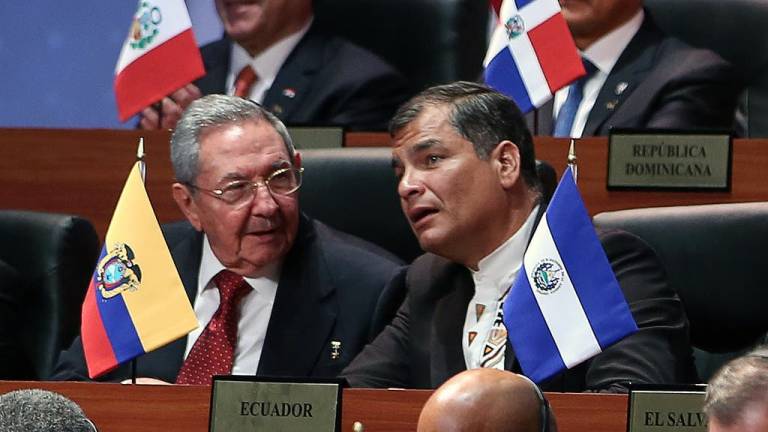 Continúan &quot;los ilegales intervencionismos&quot; de EE.UU., dice Correa en Panamá