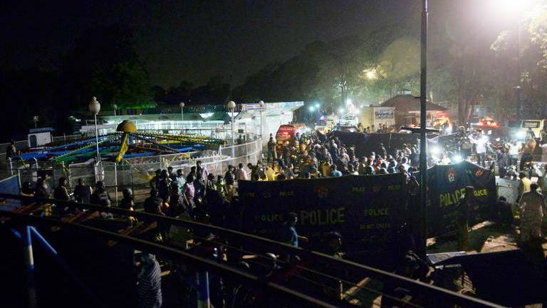 Más de 50 muertos en ataque suicida en Pakistán