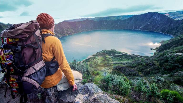 Rescatan a dos turistas extranjeros que perdieron su rumbo en el Quilotoa