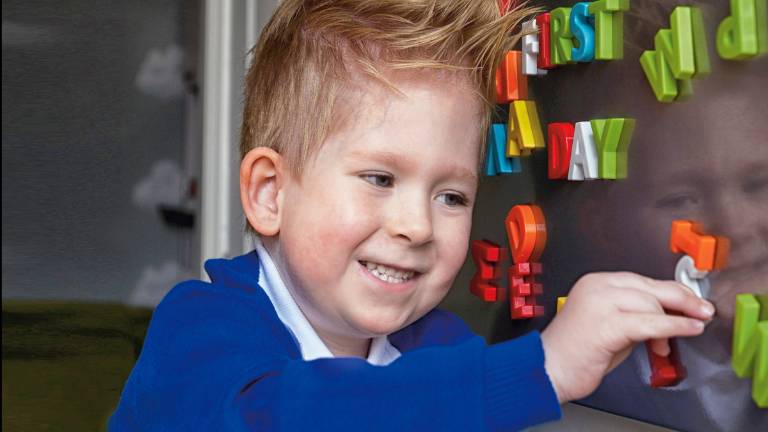 El bebé que nació con solo un 2% del cerebro