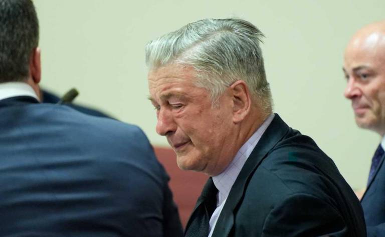 $!Años después del trágico accidente en Rust, Hilaria Baldwin comparte el profundo sufrimiento de su esposo.