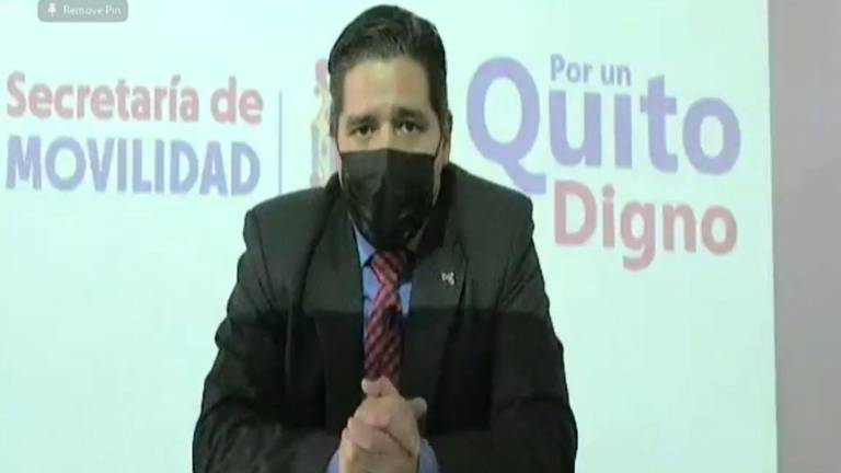 Quito anuncia control aleatorio del carné de vacunación contra la COVID-19 en el transporte público