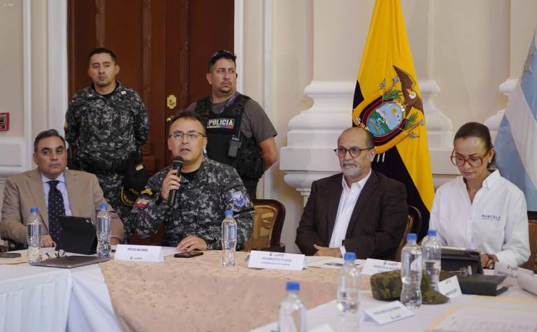 $!La prefecta Marcela Aguiñaga (1-D) junto al gobernador del Guayas, Humberto Plaza (2-D).