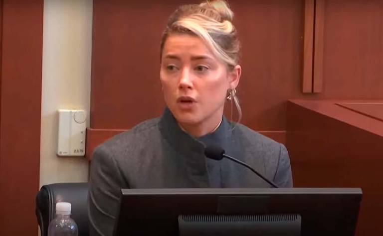 $!Amber Heard declarando durante el juicio del 16 de mayo.