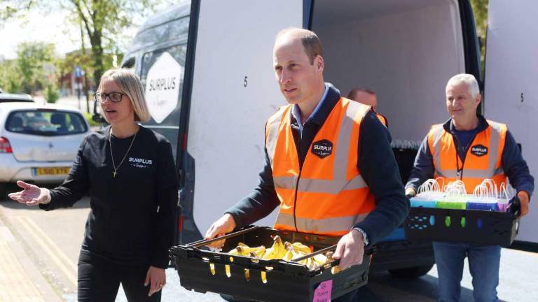 El príncipe William retoma sus actividades públicas tras anuncio de cáncer de Kate