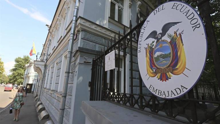 Contraloría descubre pagos sin sustento en contratos de la Embajada de Ecuador en España