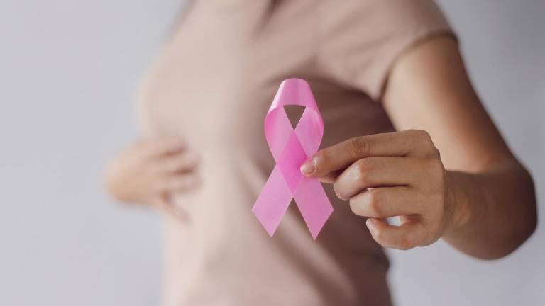 Cáncer de mama sigue entre las 10 principales causas de muerte en mujeres en Ecuador
