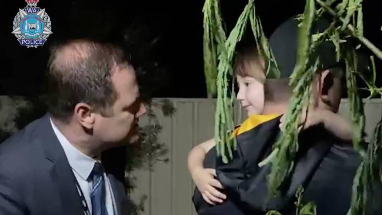 Hallan sola en una casa a Cleo Smith, la niña australiana de 4 años que fue secuestrada hace 18 días