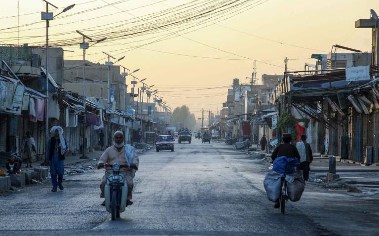 $!Vista de un mercado en Kandahar, la ciudad ha sido invadida por los talibanes.