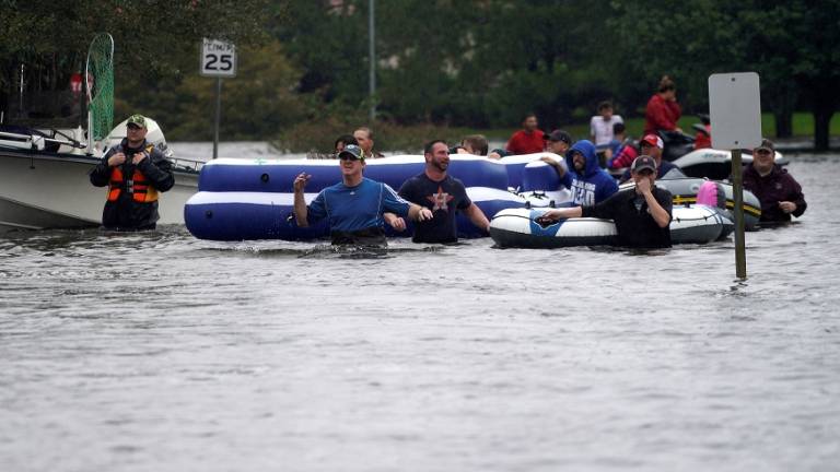 Texas eleva a 16 el saldo de muertes por huracán Harvey