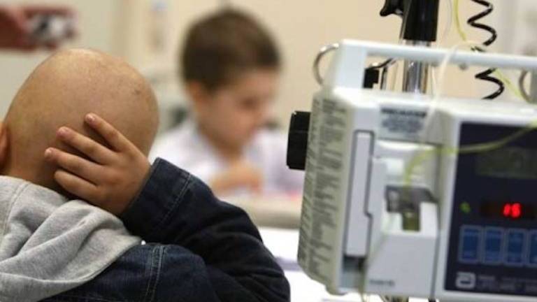 Descubren por qué la quimioterapia no es efectiva contra un tipo de leucemia infantil