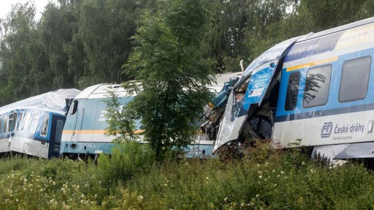 Colisión ferroviaria: choque de trenes en República Checa deja tres muertos y decenas de heridos