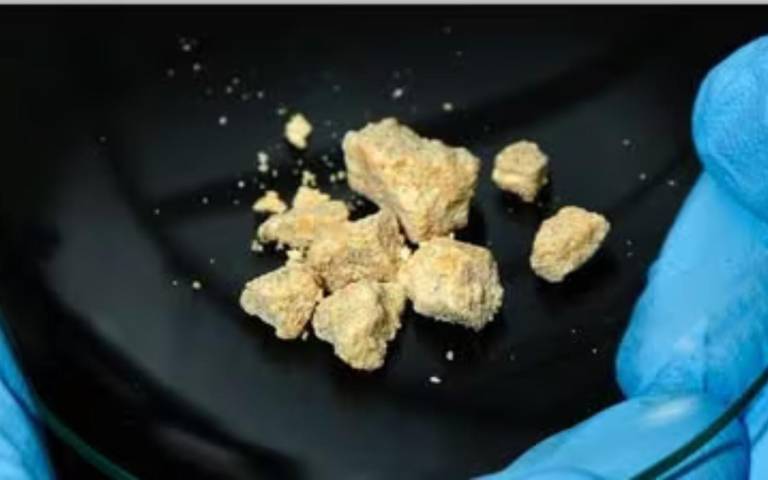 $!Imagen que muestra la pasta base cocaína hallada en la mochila.