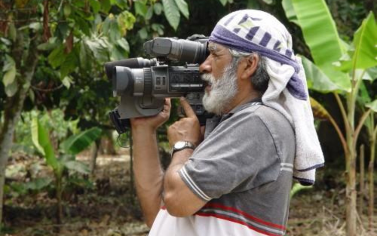 $!Fotografía que muestra de perfil al periodista Julio García.