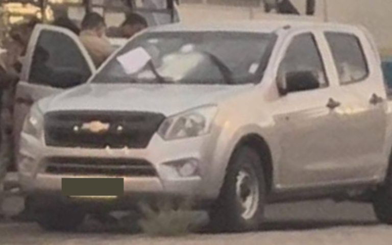 $!Fotografía del vehículo en el que se movilizaba el jefe de seguridad.,