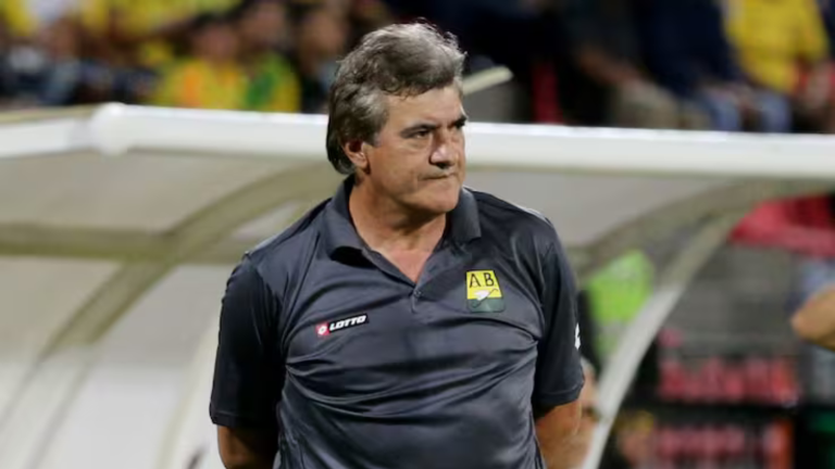El DT colombiano Armando 'Piripi' Osma muere en Ecuador durante práctica de fútbol