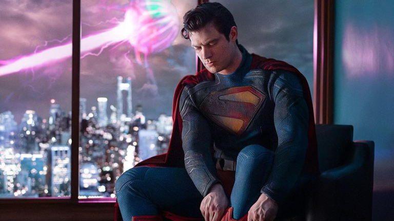 Fotografía del nuevo Superman, interpretado por David Corenswet, es revelada por el director James Gunn