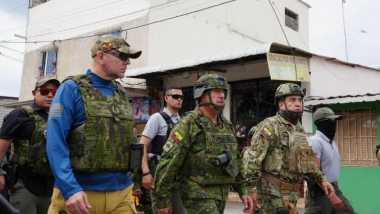 130 militares allanaron viviendas que habrían sido utilizadas por grupos delictivos en Nueva Prosperina