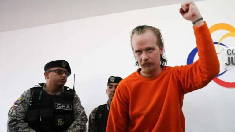 Corte suspende pena de prisión contra el programador sueco Ola Bini, amigo de Julian Assange