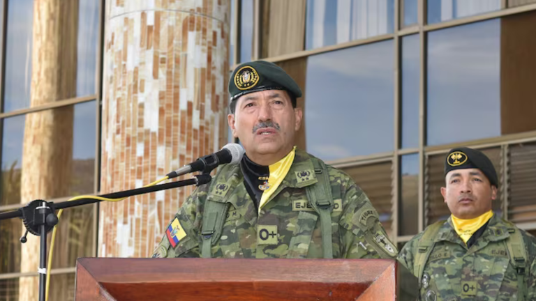 Daniel Noboa designa a Henry Delgado como nuevo comandante del Ejército