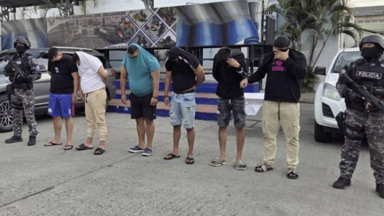 Policía incauta ocho fusiles que llegaron del extranjero en alrededores del Aeropuerto José Joaquín de Olmedo